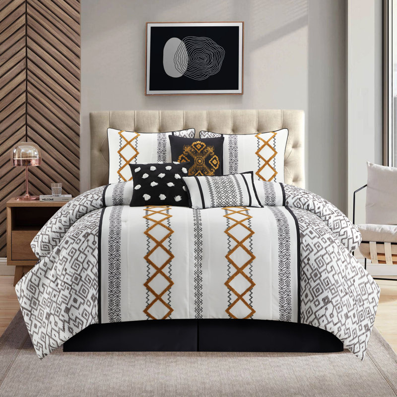 King Black and Gold Microfiber 7-Piece Geometric Comforter Set
