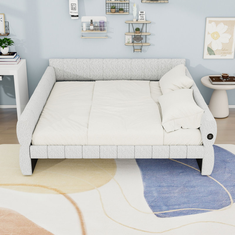 Upholstered Daybed with USB, White
