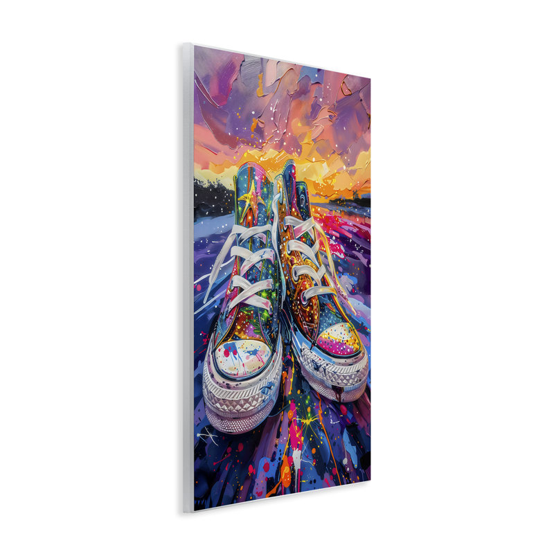Plaque murale Vibrant Sneakers at Sunset, design par Creative Studio, H 15 po x l 10 po