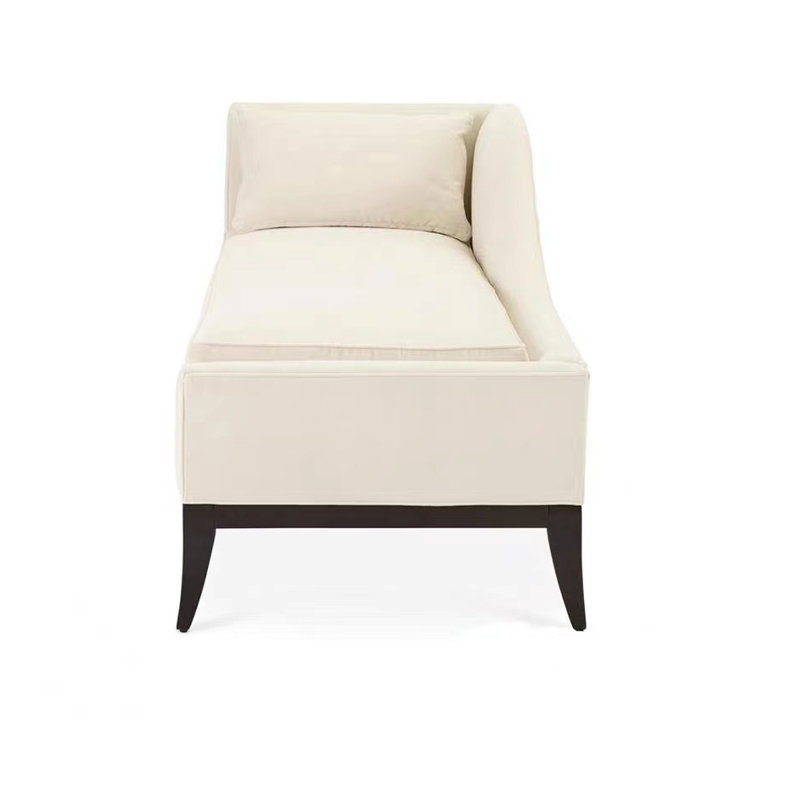 Eadie, Orienté à gauche (vu de face), Noir, noir, noir, noir, Blanc