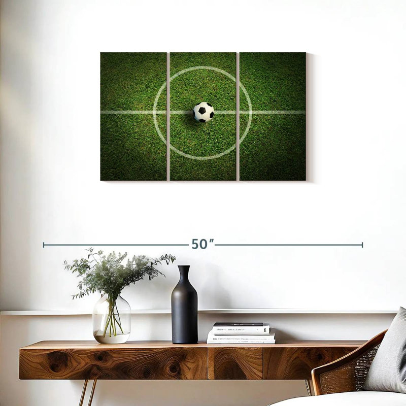 Ballon de football Sireci sur la ligne, H 20 po x l 33 po