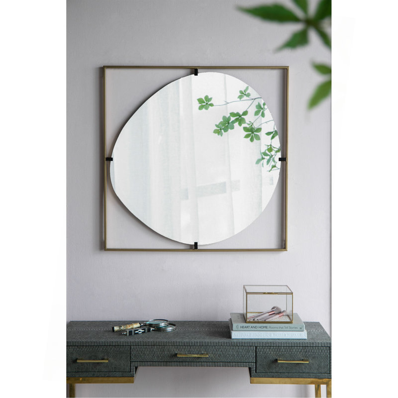 Miroir Poppy avec cadre en métal doré