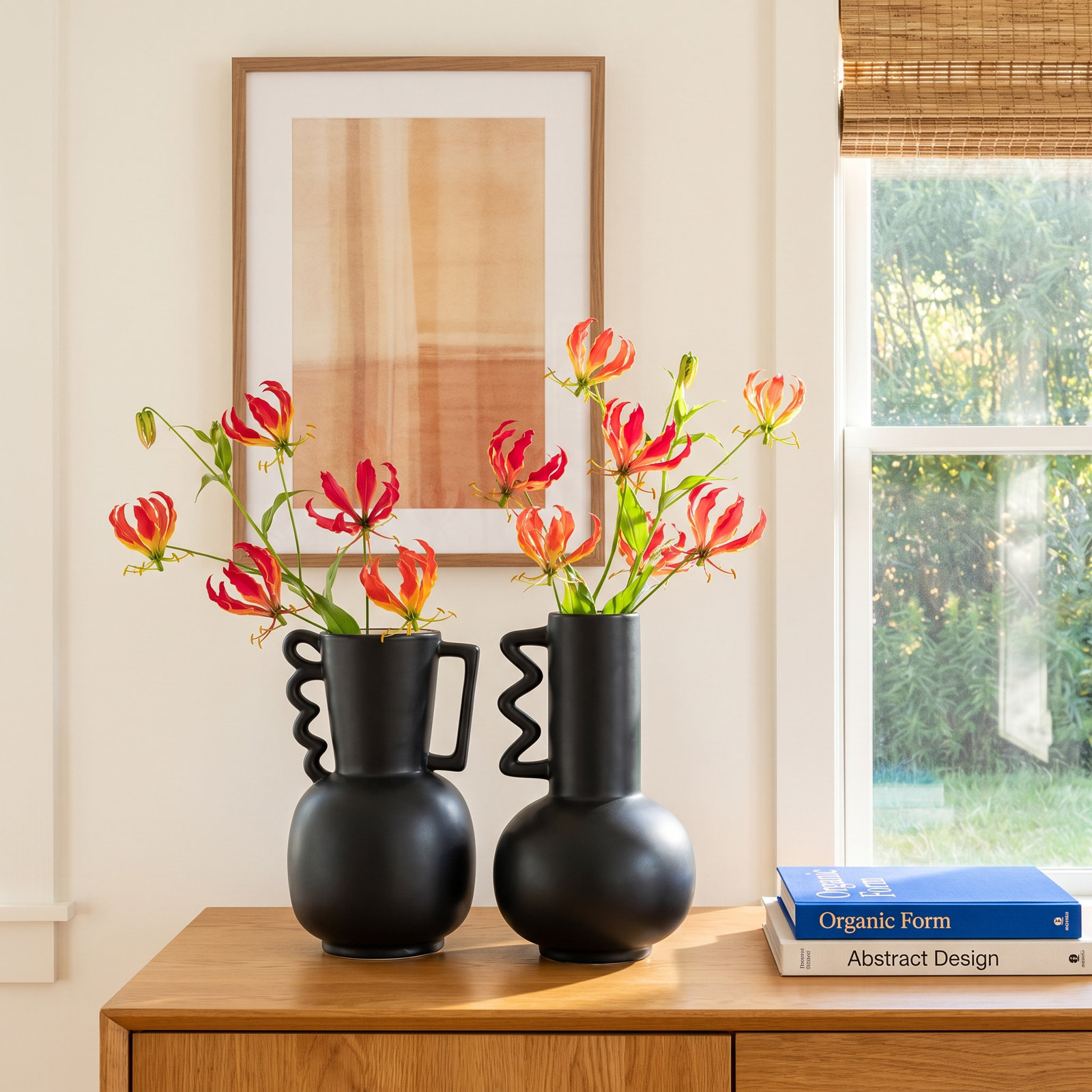 Divina Table Vase