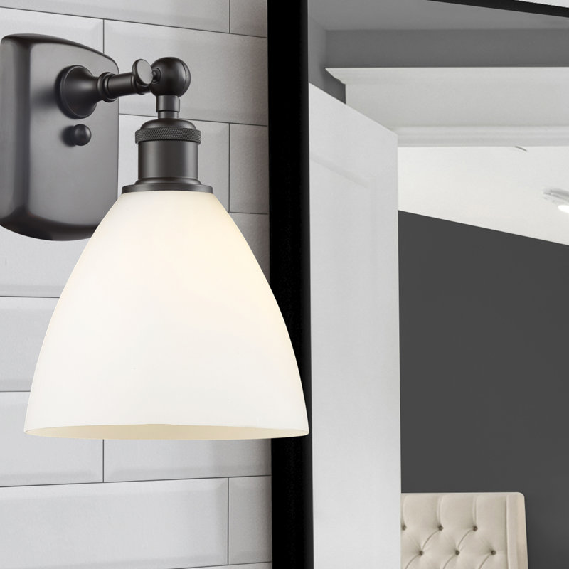Applique murale 1 lumière en verre Shauna 7,5 po 8 po, Blanc mat, Bronze huilé, DEL