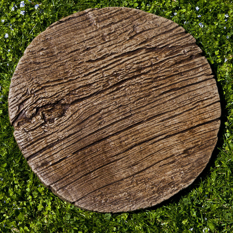 Tremplin en faux bois, Pierre brune