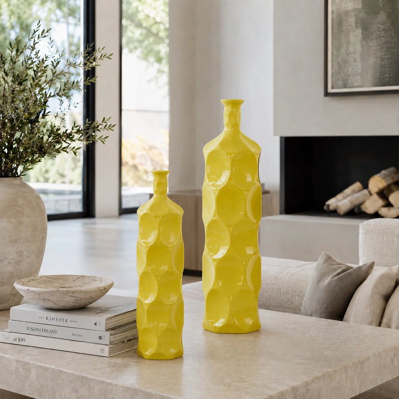 Vase de table 17,75 po Eaglin, H 14 po x l 4,75 po x p 4,75 po, Jaune