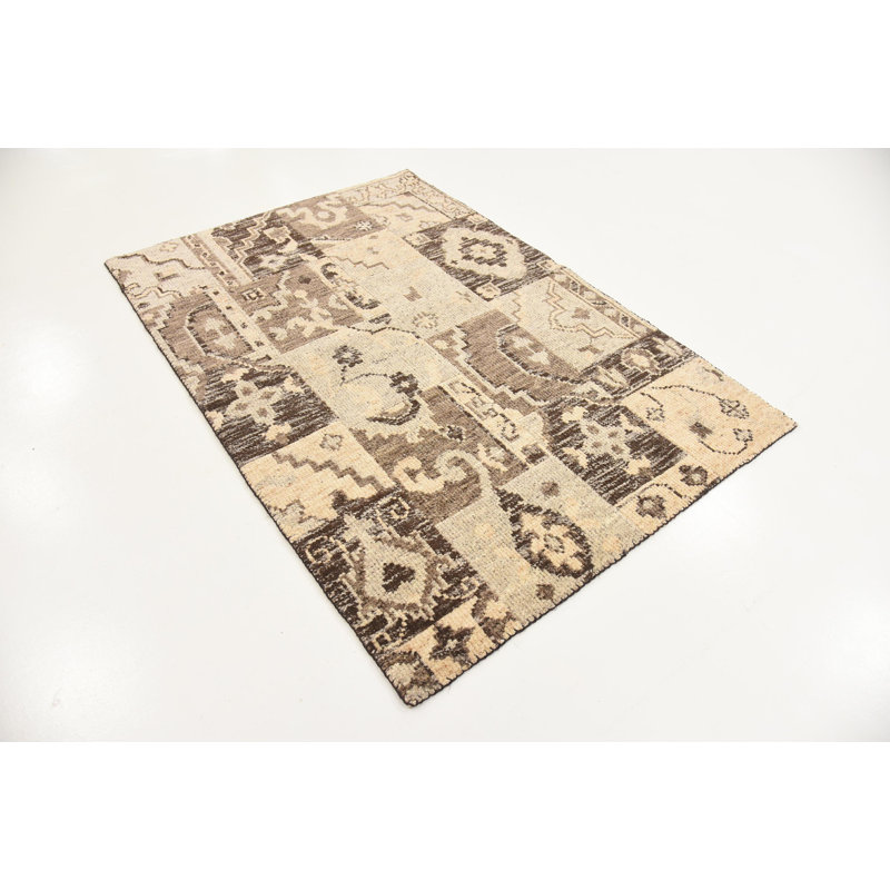 Tapis beige à la main 9 po x 5 pi 9 po one-of-kind noué la Ossett