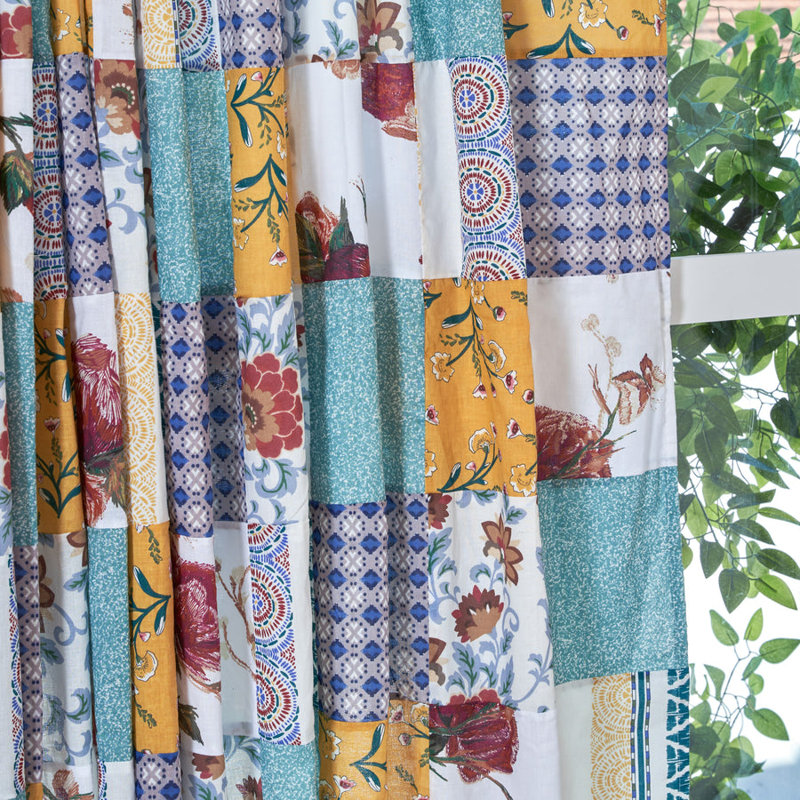 Rideau d'élégance décontracté à motif floral en patchwork de coton, L 54 po x L 84 po