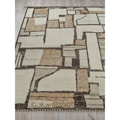 Alcama hand-knotted New Zealand Wool Beige/Ivory/Brown Area Rug