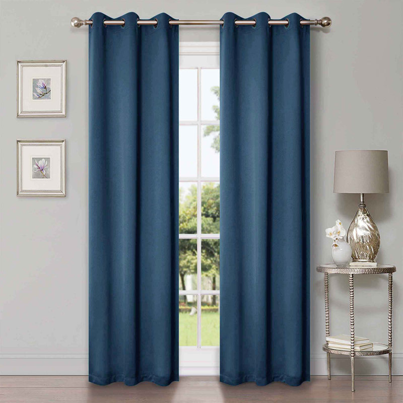 Paire de rideaux obscurcissant avec œillets Millendon, L 42 po x L 96 po, Bleu marine
