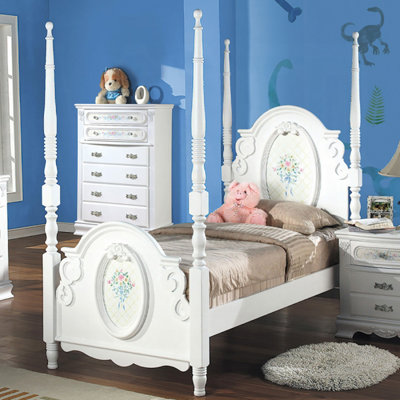 Sauval Four Poster Full Bed in White