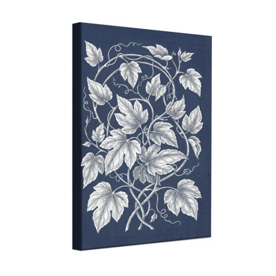 Plantes et fleurs de lierre entrelacées sur fond bleu foncé