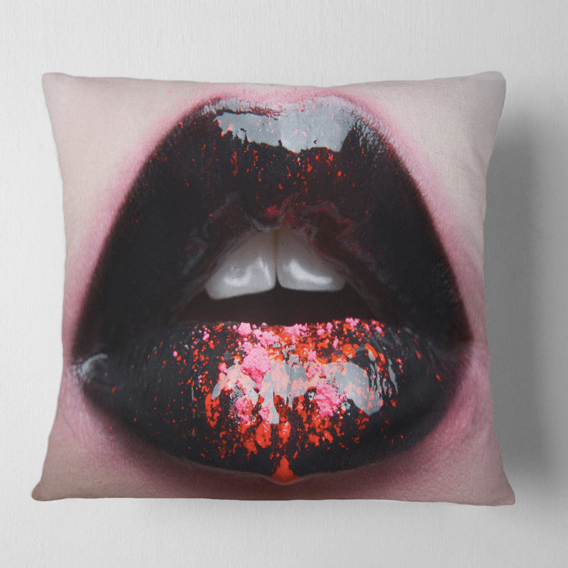 Plump Woman Lips With Black and Pink - coussin imprimé moderne, 16" x 16"