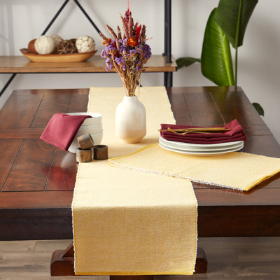 Akinlolu Solid Color 100% Cotton Table Runner