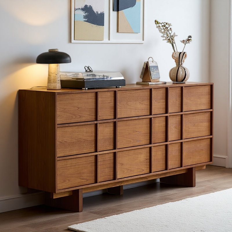 Armoire brune au design simple et rétro