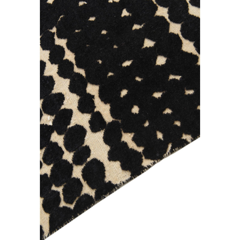 Tapis noir Oropeza