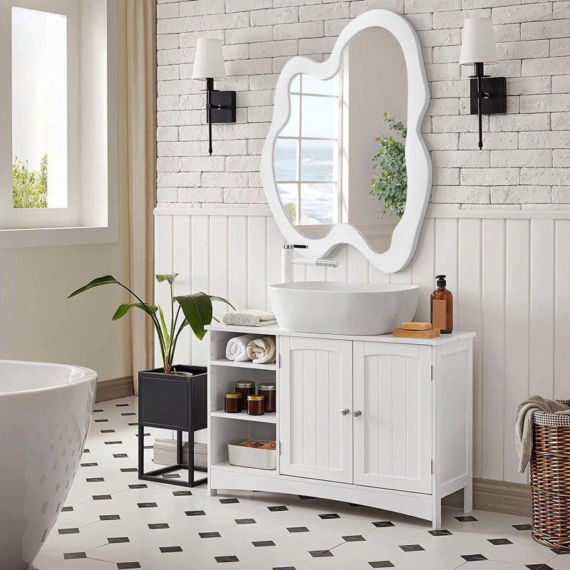 Miroir mural unique de forme irrégulière en bois, Blanc, 36 po x 28 po