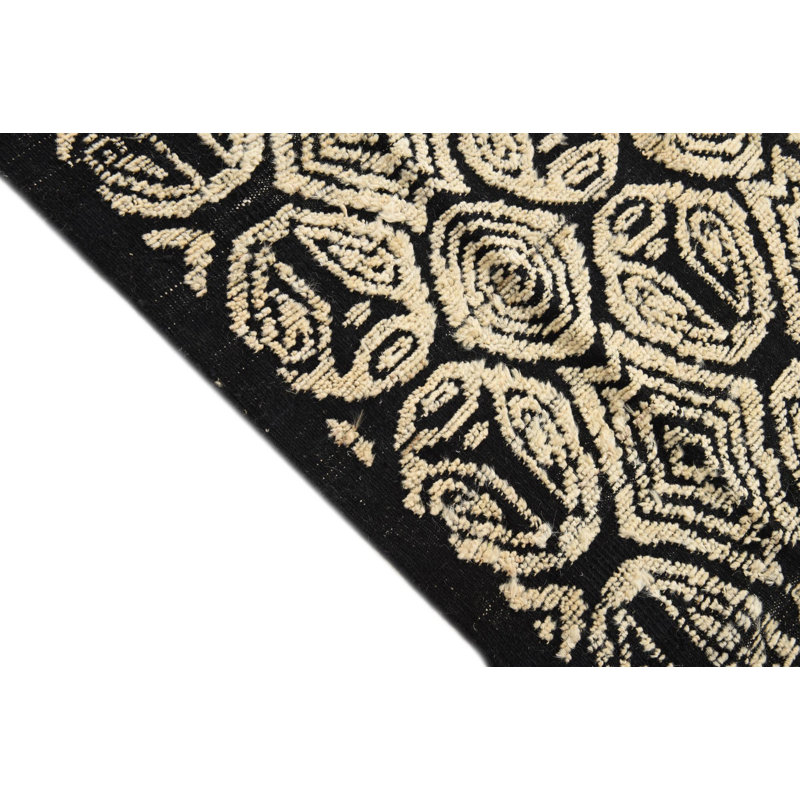 Tapis noir Oropeza
