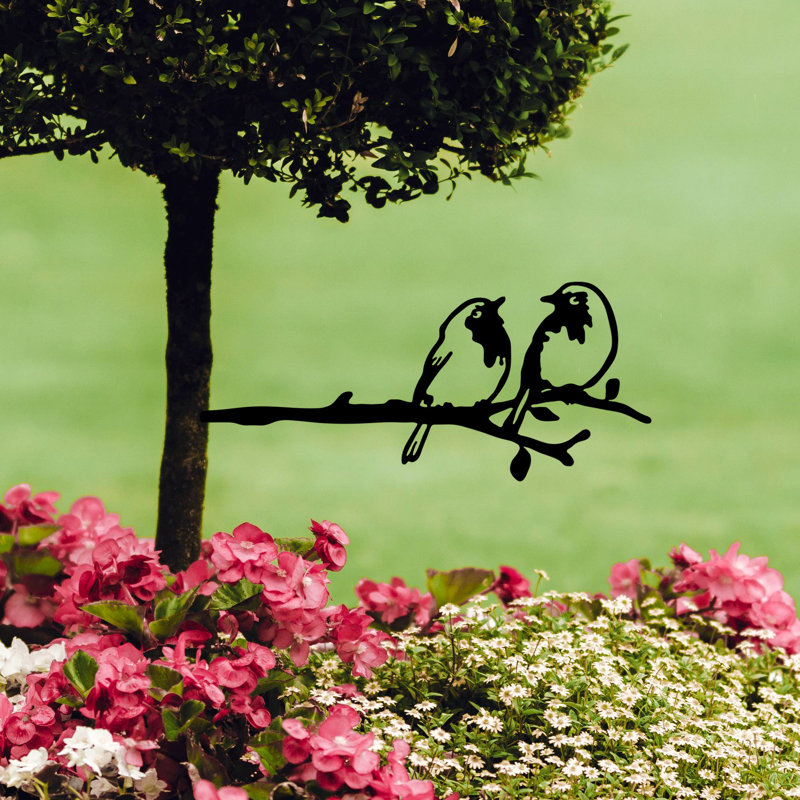 Objet de jardin décoratif peint à la main, 19,7 po x 7,9 po | Fabrication 100% durable en métal, épaisseur: 0,06 po | Finition noire élégante, aucun assemblage requis | Variations de couleurs uniques pour une décoration de jardin personnalisée