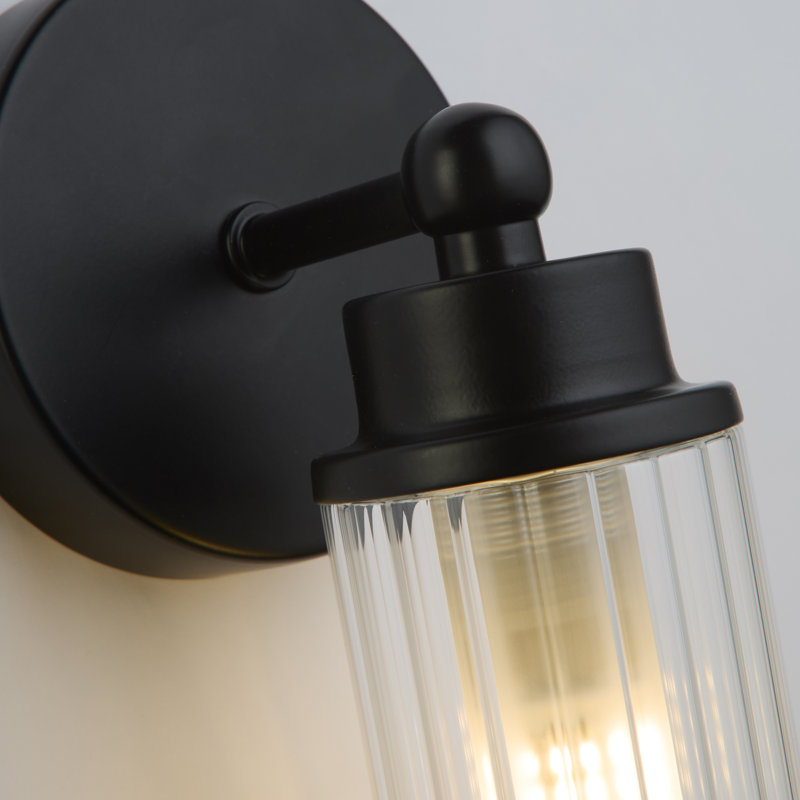 Rhema Wallchiere, Matte Black