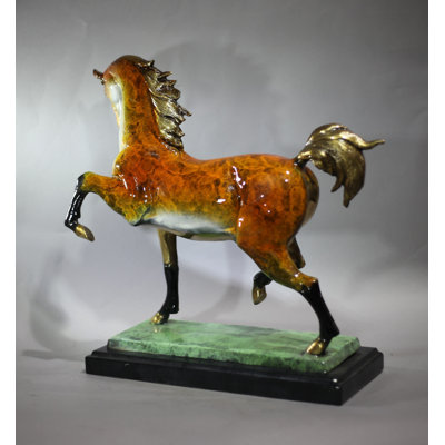 Cheval sur base en marbre