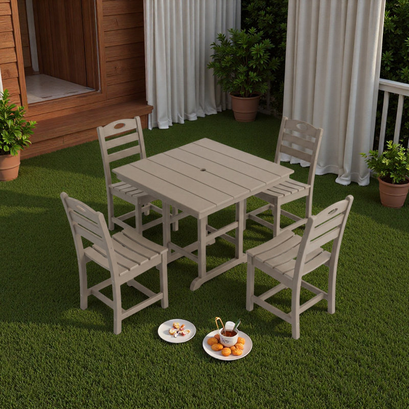 Ensemble repas d'extérieur 5 pièces en HDPE avec table carrée et 4 chaises sans accoudoirs