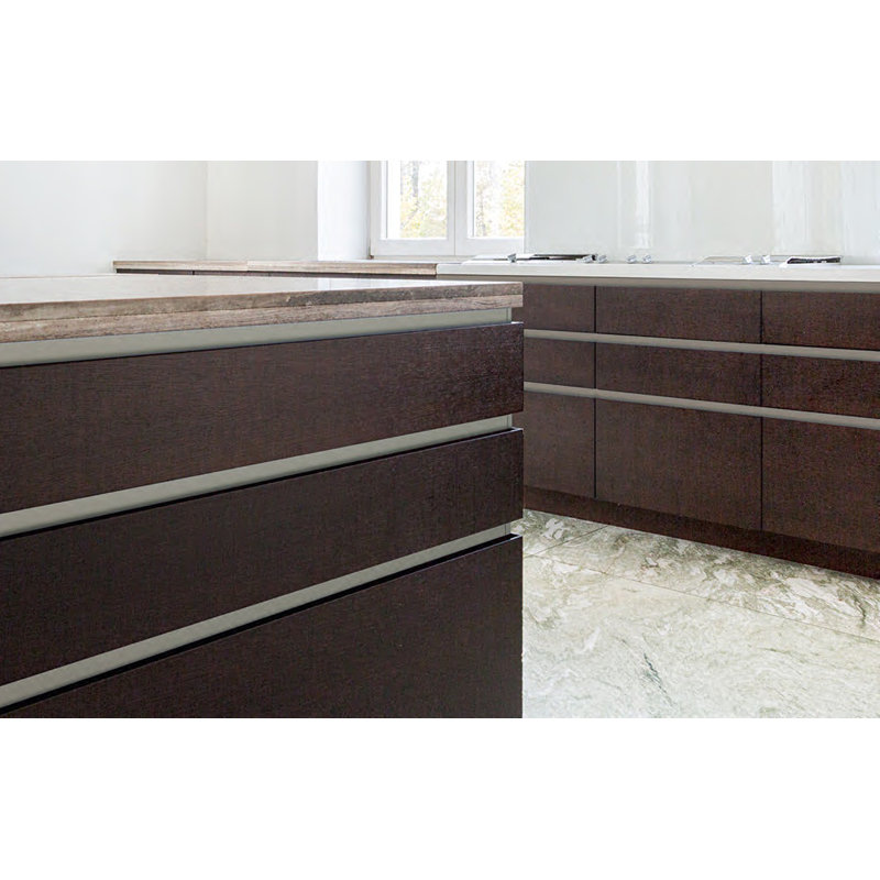 Coin intérieur de l’armoire sans poignée, Nickel