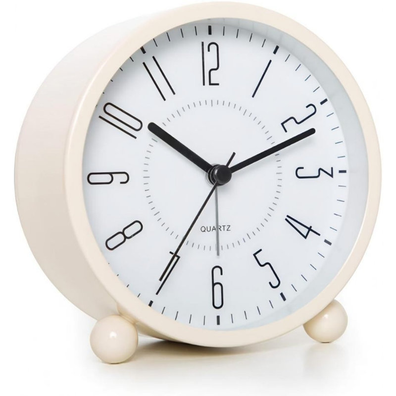 Réveil en métal ultra silencieux, réveil rond avec veilleuse, fonctionne sur piles, réglage facile, style simple et rétro pour bureau, chambre et décoration intérieure (blanc crème)