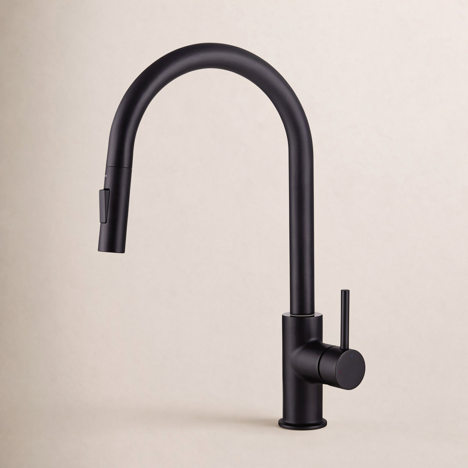 Circular Pull-Down Kitchen Faucet, Matte Black