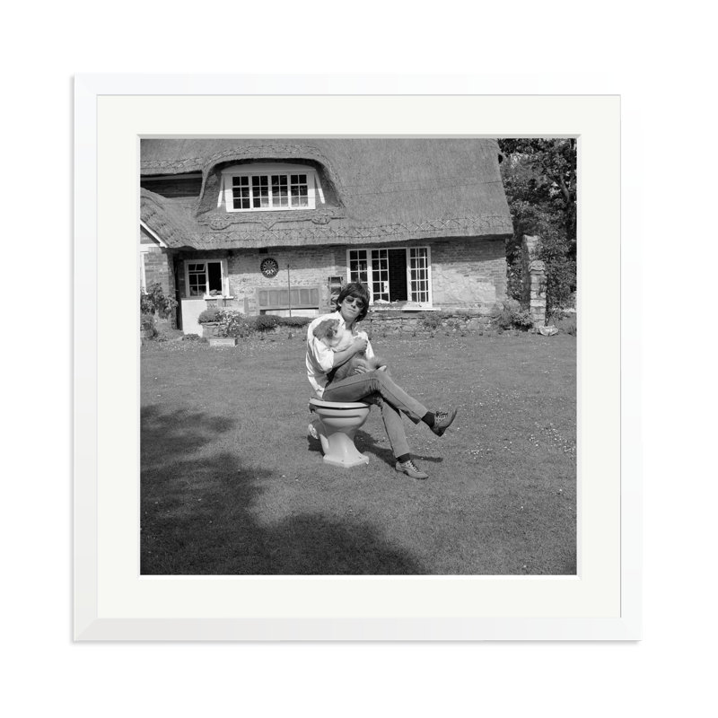 Keith at Redlands, 25" H x 25" W, White
