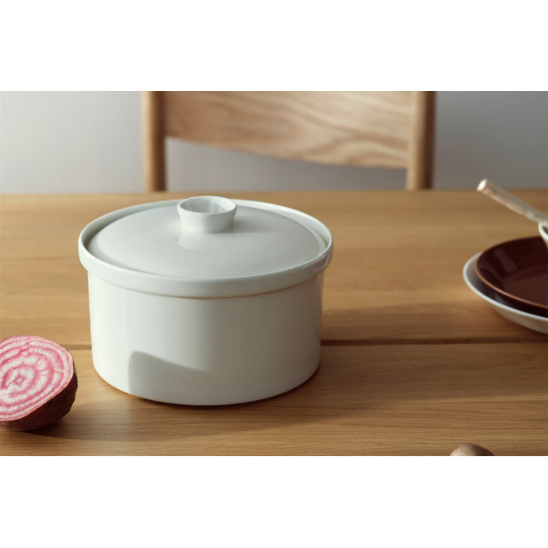Teema Pot with Lid, 9.41" W, White