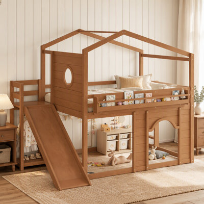 Lit mezzanine simple avec glissade, bibliothèque et garde-robe encastrée, structure de lit mezzanine en bois avec fenêtre ronde et porte arquée, naturel