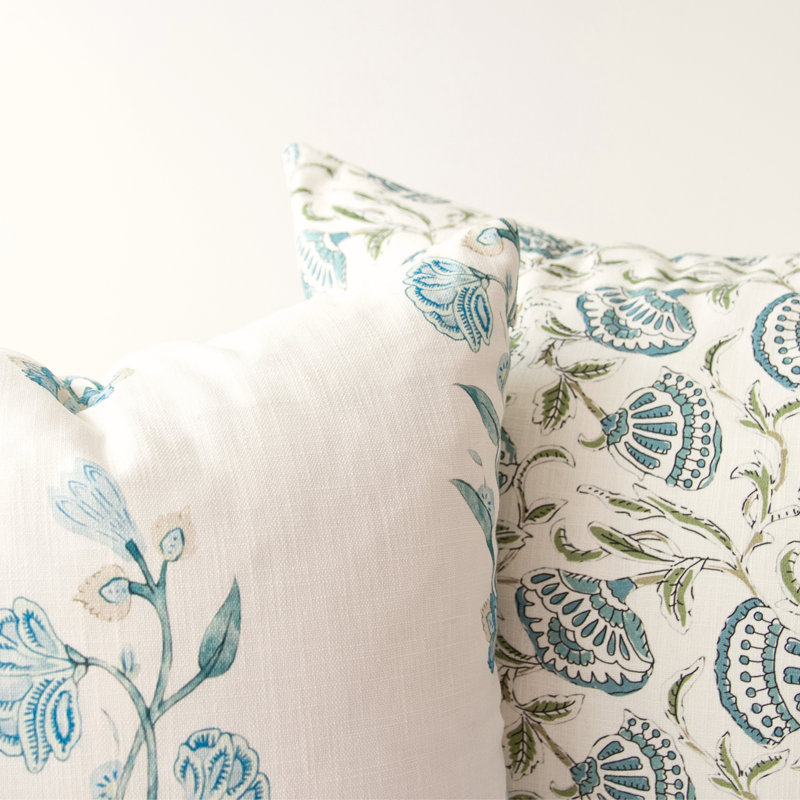 Housse de coussin Bodhi bleue à motif floral, 56 x 56 cm, Carré 22 po, Bodhi Blue
