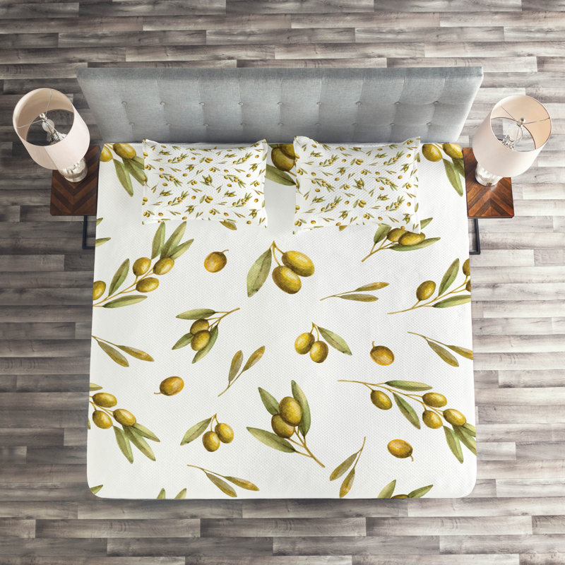 Vibrant Farmhouse / Country Floral Coverlet, King Bedspread + 2 Shams