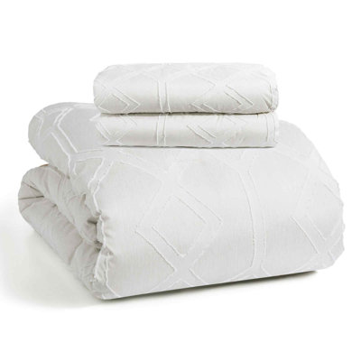  Clipped Tufted Embroidery All Season Comforter Set