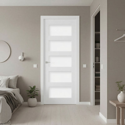 Portes Milette -  Porte intérieure pré-usinée | Shaker 5 verres Laminés Blanc avec Apprêt blanc | Conçu et fabriqué au Canada