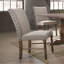 Chaise de salle à manger rembourrée avec garniture cloutée