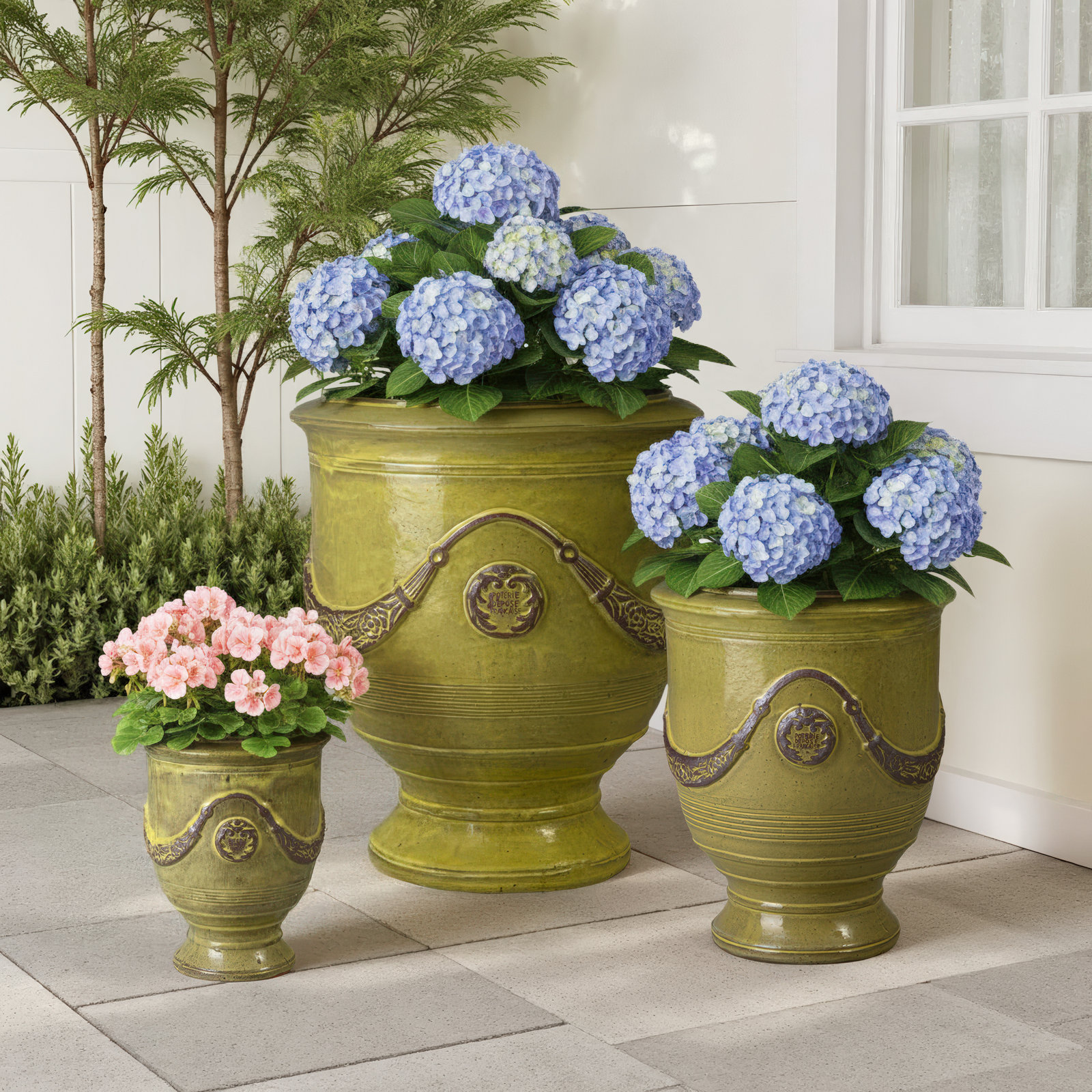 Anduze 31" Ceramic Pot Planter