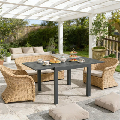Table de salle à manger d'extérieur