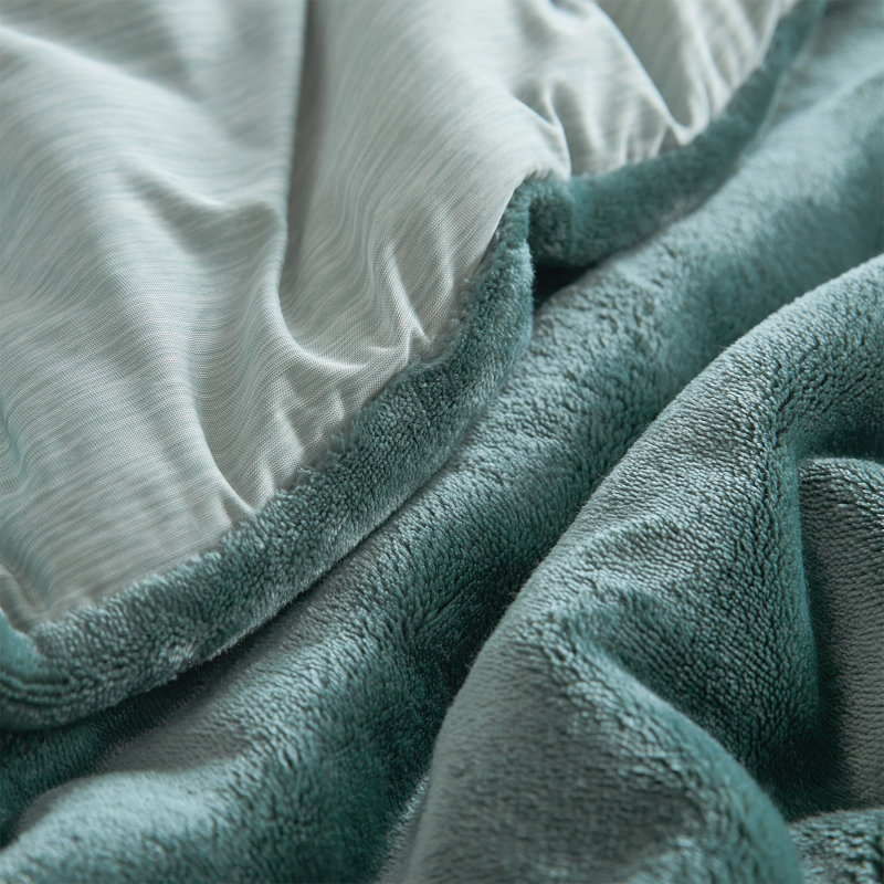 Hot and Cold Coma Inducer All Season Oversized Comforter Set, Queen Comforter + 2 Standard Shams, Green
