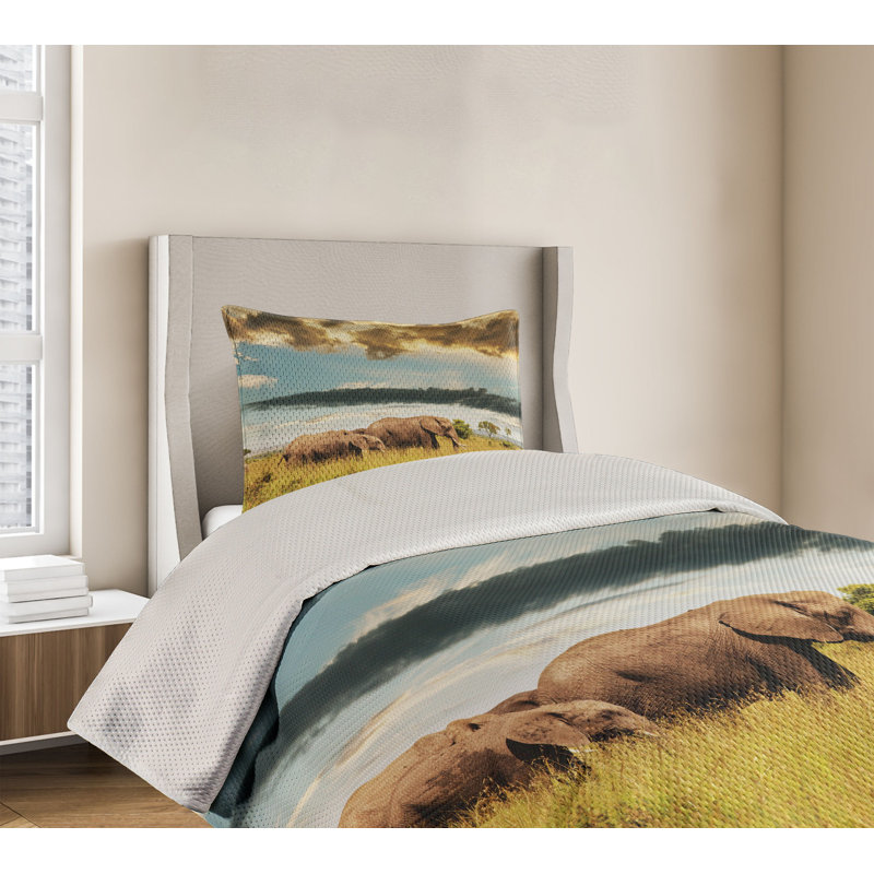 Twin Yellow and Blue Polyester Safari Coverlet Set