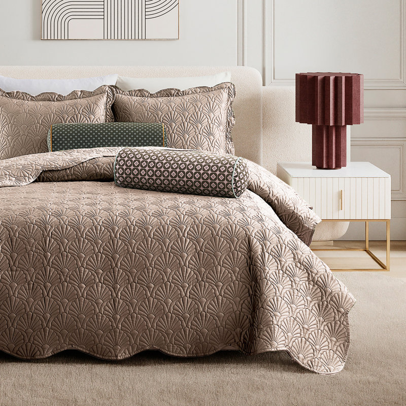 Deco Shells Quilt Set, King Quilt + 2 King Shams, Khaki