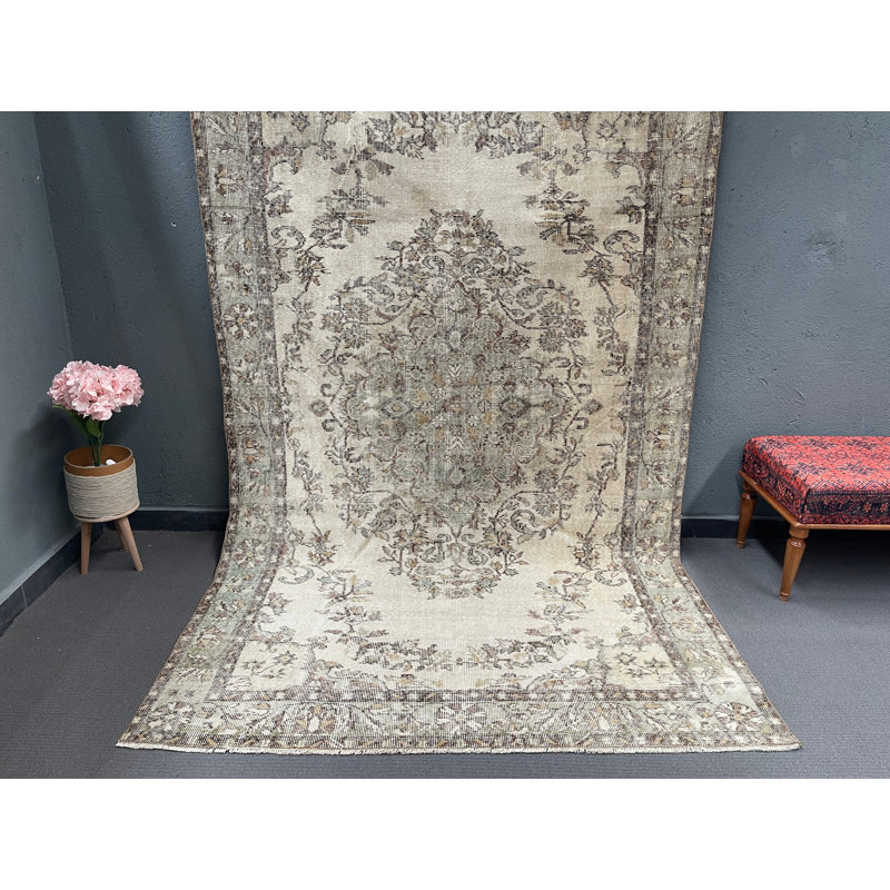 Tapis beige rétro 67,7 x 110,6 po