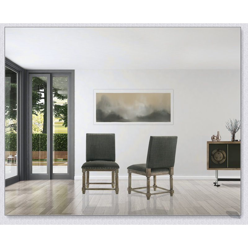 Ensemble de 2 chaises de salle à manger Everton en tissu gris avec coussins confortables et garniture cloutée élégante, parfait pour les repas modernes