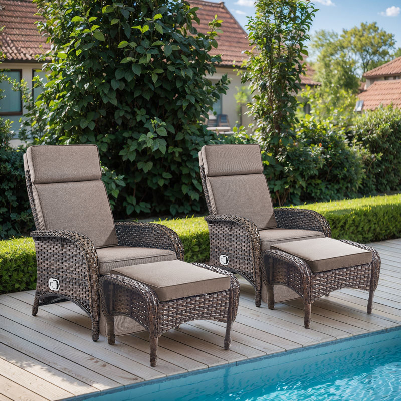 Chaise longue d'extérieur en rotin avec repose-pieds Gaetanino, Gris