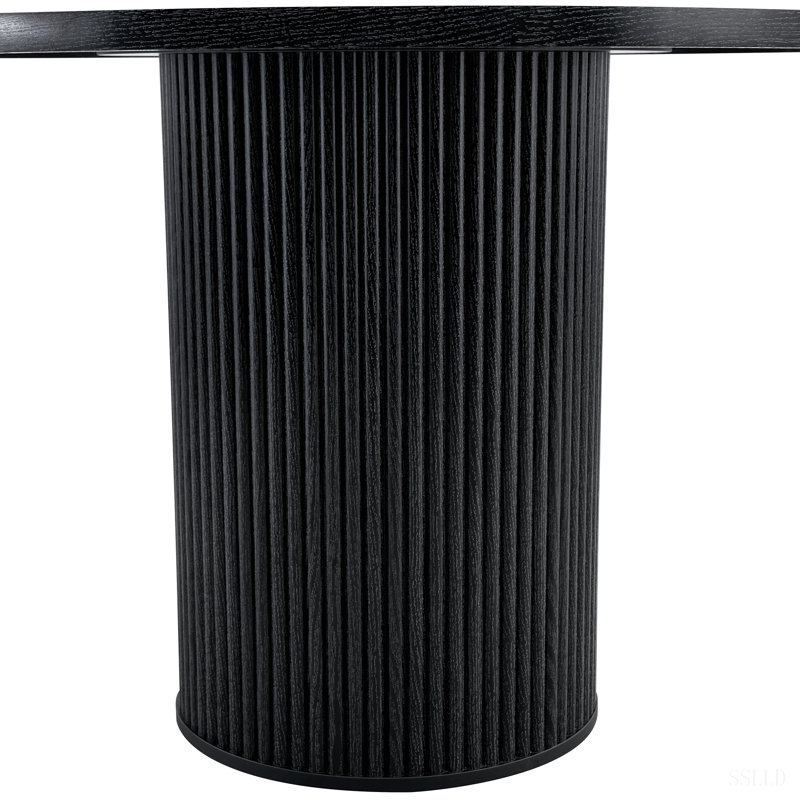 Une table de salle à manger circulaire épissée moderne d'un diamètre de 42 pouces, présentant des textures de couleur de bois noir en forme d'éventail en diagonale, interprétant l'esthétique et la fonctionnalité de la maison.