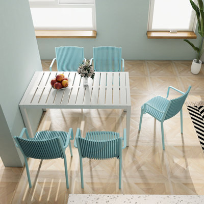 Fauteuils empilables modernes en plastique bleu, fabrication Pp toutes saisons, dossier à lattes, assemblage, convenant pour les transformations de jardin et de balcon 4 pièces avec teinte bleue, -, léger, à déploiement instantané,
