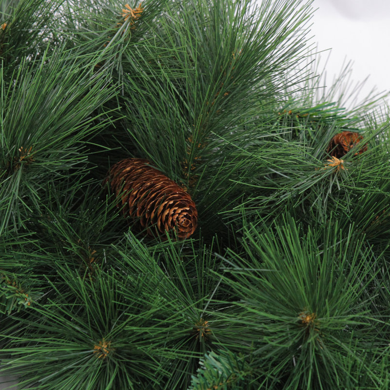 Couronne de Noël artificielle pin blanc avec pommes de pin - non éclairée, H 36 po x l 36 po x P 7 po