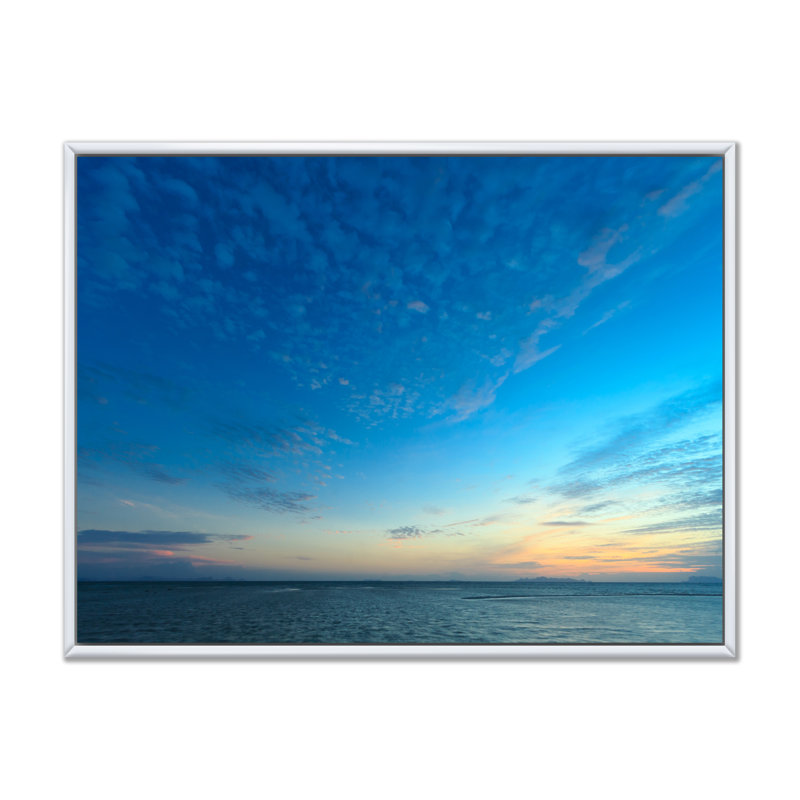 «Dramatic Tropical Sunset Sky III», peinture sur toile, H 8 po x l 12 po x P 1 po, Cadre flottant blanc