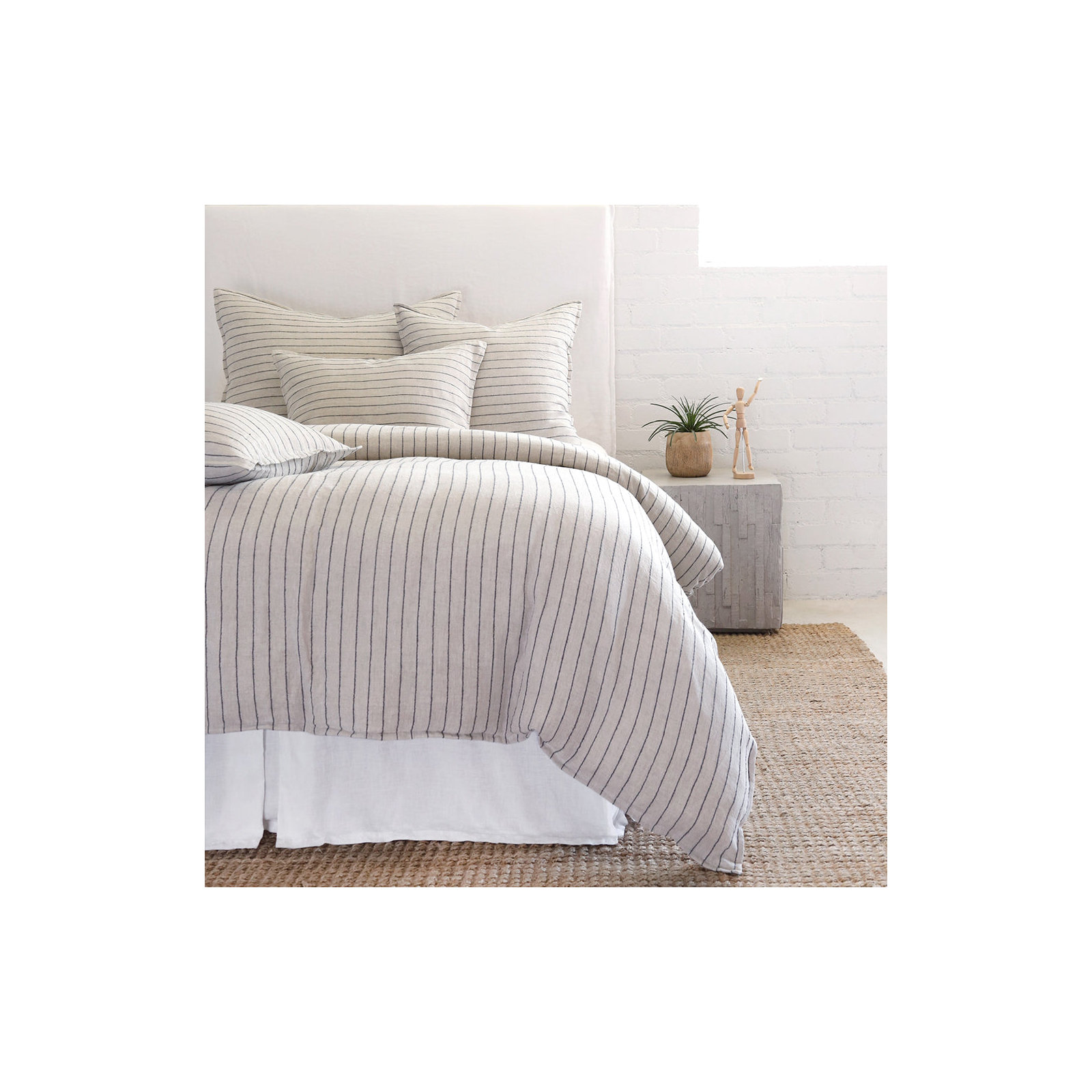 Blake Linen Shams, Standard, Flax/Midnight